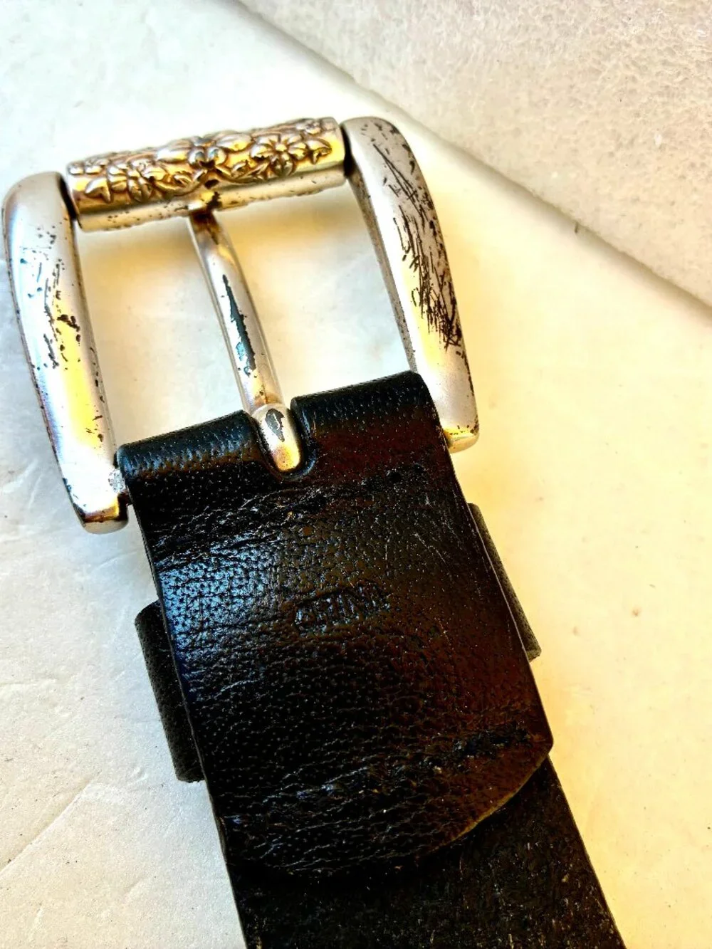 Fossil Leather Black Belt Silver-tone Floral Buckle Mens Medium * used as is